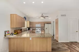 11021 W Tonto Ln, Peoria, AZ 85373 - Photo 10