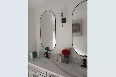 5527 W Morten Avenue, Glendale, AZ 85301 - Photo 2