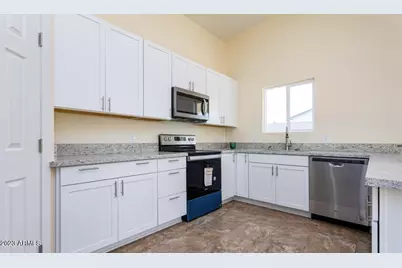 411 N Central Avenue, Avondale, AZ 85323 - Photo 1