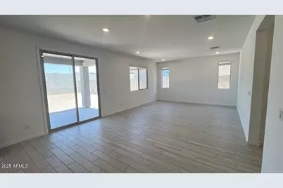 25360 W Bowker Street, Buckeye, AZ 85326 - Photo 10