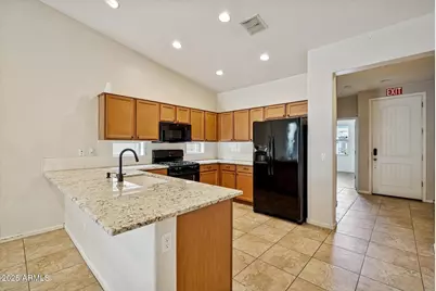 3911 E Sourwood Drive, Gilbert, AZ 85298 - Photo 8