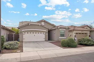 3911 E Sourwood Dr, Gilbert, AZ 85298 - Photo 2
