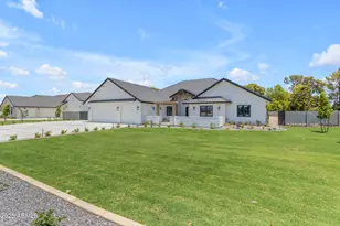 24305 S 223rd Pl, Queen Creek, AZ 85142 - Photo 2