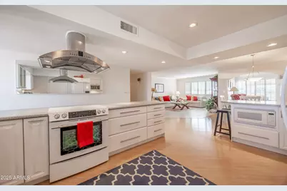 10927 W White Mountain Road, Sun City, AZ 85351 - Photo 8