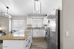 110 W Rosemonte Dr, Phoenix, AZ 85027 - Photo 2