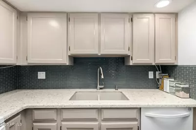 3033 N 39th Street #4, Phoenix, AZ 85018 - Photo 16