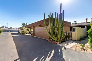 3033 N 39th St, Phoenix, AZ 85018 - Photo 1