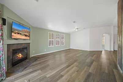 42210 N Castle Hot Springs Road N, Morristown, AZ 85342 - Photo 12