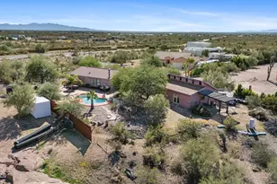 42210 N Castle Hot Springs Road N, Morristown, AZ 85342 - Photo 44