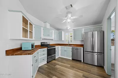 42210 N Castle Hot Springs Road N, Morristown, AZ 85342 - Photo 20