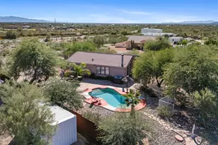 42210 N Castle Hot Springs Road N, Morristown, AZ 85342 - Photo 46