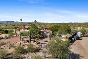 42210 N Castle Hot Springs Road N, Morristown, AZ 85342 - Photo 2