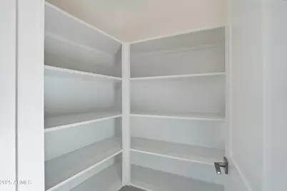 10231 S 20th Lane, Phoenix, AZ 85041 - Photo 8