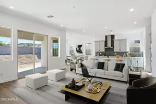 10231 S 20th Ln, Phoenix, AZ 85041 - Photo 4