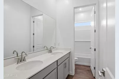 10231 S 20th Lane, Phoenix, AZ 85041 - Photo 20