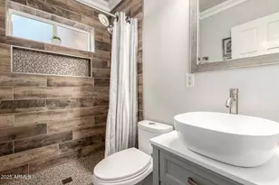 1135 E Lawrence Rd, Phoenix, AZ 85014 - Photo 10