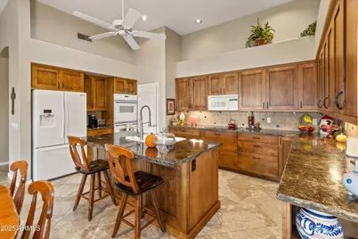 8201 E Kalil Drive, Scottsdale, AZ 85260 - Photo 12