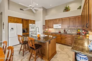 8201 E Kalil Dr, Scottsdale, AZ 85260 - Photo 12