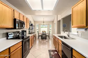 3834 E Goldfinch Gate Ln, Phoenix, AZ 85044 - Photo 8