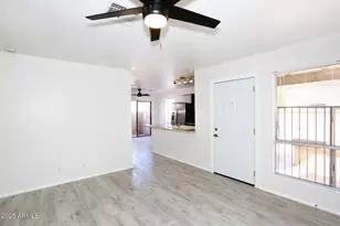 93 N Cooper Rd, Chandler, AZ 85225 - Photo 4