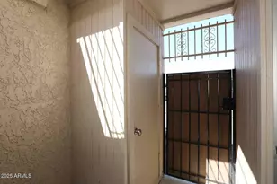 93 N Cooper Rd, Chandler, AZ 85225 - Photo 20