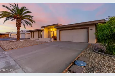 11065 W Edgewood Drive, Sun City, AZ 85351 - Photo 2