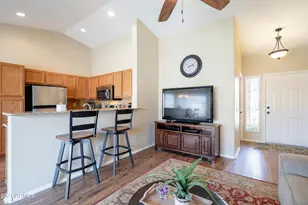 1802 E Peach Tree Dr, Chandler, AZ 85249 - Photo 8