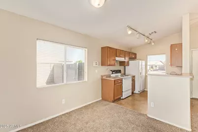 15440 W Mauna Loa Lane, Surprise, AZ 85379 - Photo 10