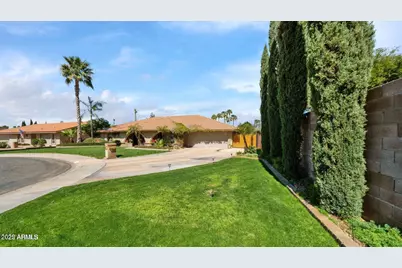 426 E Carol Ann Way, Phoenix, AZ 85022 - Photo 2