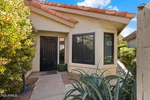 61 E Dawn Dr, Tempe, AZ 85284 - Photo 2