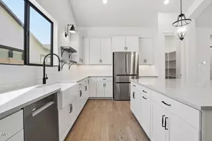 620 E Coho Dr, San Tan Valley, AZ 85140 - Photo 4