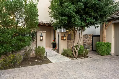 18966 N Silverleaf Drive, Scottsdale, AZ 85255 - Photo 2