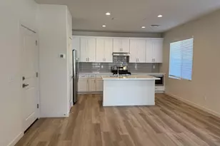 640 W Laredo St, Chandler, AZ 85225 - Photo 2