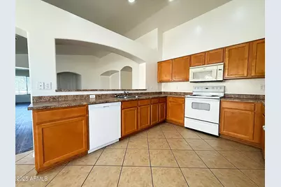 60 S 238th Lane, Buckeye, AZ 85396 - Photo 10