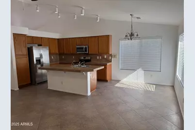 1319 W Michelle Drive, Phoenix, AZ 85023 - Photo 2