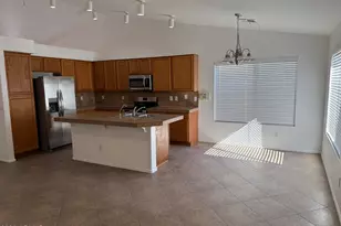 1319 W Michelle Dr, Phoenix, AZ 85023 - Photo 2