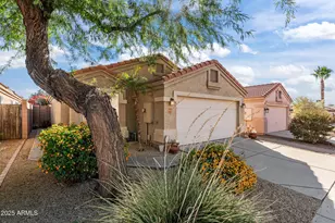 3023 E Hononegh Dr, Phoenix, AZ 85050 - Photo 2