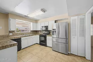 3809 W Rue De Lamour Ave, Phoenix, AZ 85029 - Photo 12