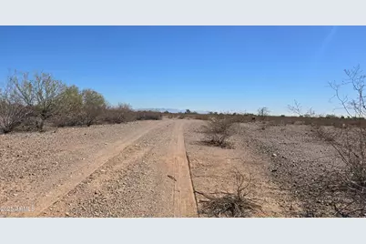 439X2 N Montecito Avenue #108, Tonopah, AZ 85354 - Photo 8