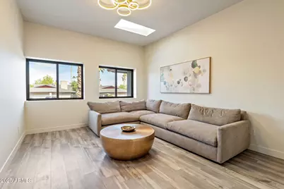 9046 N 28th Street, Phoenix, AZ 85028 - Photo 2