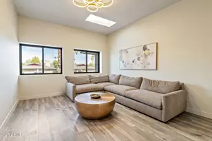 9046 N 28th St, Phoenix, AZ 85028 - Photo 2