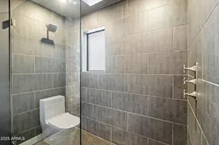 9046 N 28th St, Phoenix, AZ 85028 - Photo 18