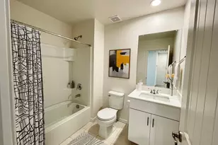 814 E Roma Ave, Phoenix, AZ 85014 - Photo 10