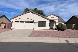 10816 W Deanna Dr, Peoria, AZ 85373 - Photo 2