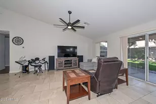 10816 W Deanna Dr, Peoria, AZ 85373 - Photo 12