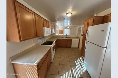 1602 W Alta Vista Road, Phoenix, AZ 85041 - Photo 4