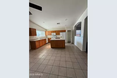 15137 W Washington Street, Goodyear, AZ 85338 - Photo 10