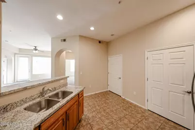 14575 W Mountain View Boulevard #Unit 10125, Surprise, AZ 85374 - Photo 16