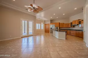 2902 E Gary Way, Phoenix, AZ 85042 - Photo 4