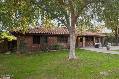 105 E Claremont Street, Phoenix, AZ 85012 - Photo 2